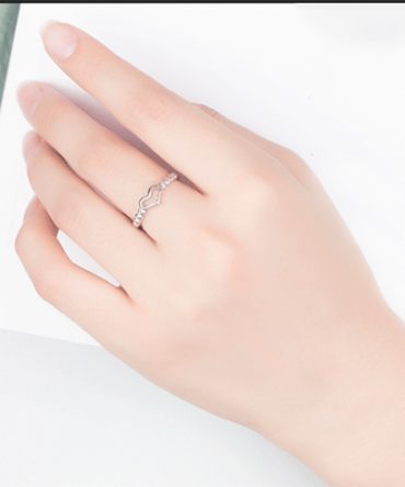 Hollow Out Heart Ring