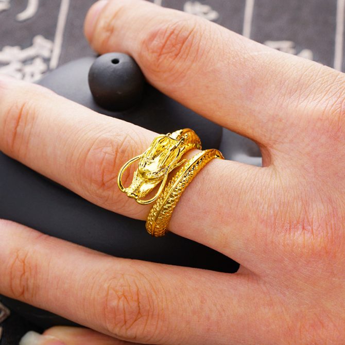 Curl Dragon Ring